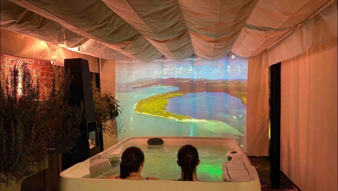 Le Jacuzzi De Marie Ll Leilighet Tourcoing Eksteriør bilde